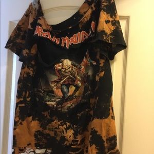 Off the shoulder tee